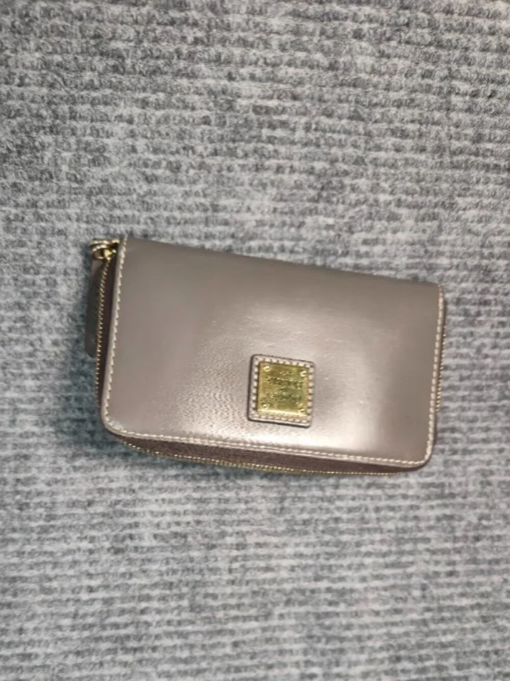 Dooney & Bourke Gray Leather Zip Around Wallet | Gold Logo Plaque